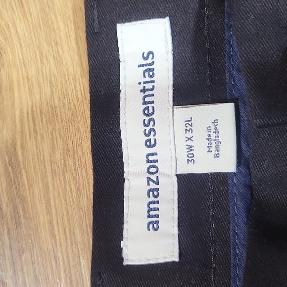 AMAZON ESSENTIALS Black Slim-Fit Wrinkle-Resistant Flat Chino Front Pant  -30x32 - Picture 3 of 13